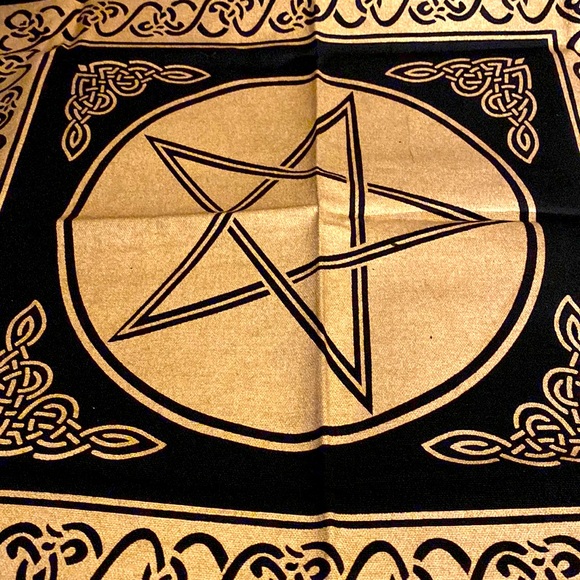 Alter Cloth - Picture 5 of 6